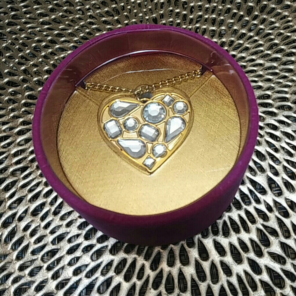 Viva La Juicy Solid Perfume Necklace